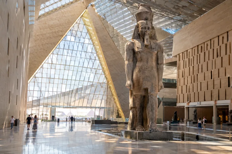 الأهرامات وأبو الهول والمتحف المصري الكبير